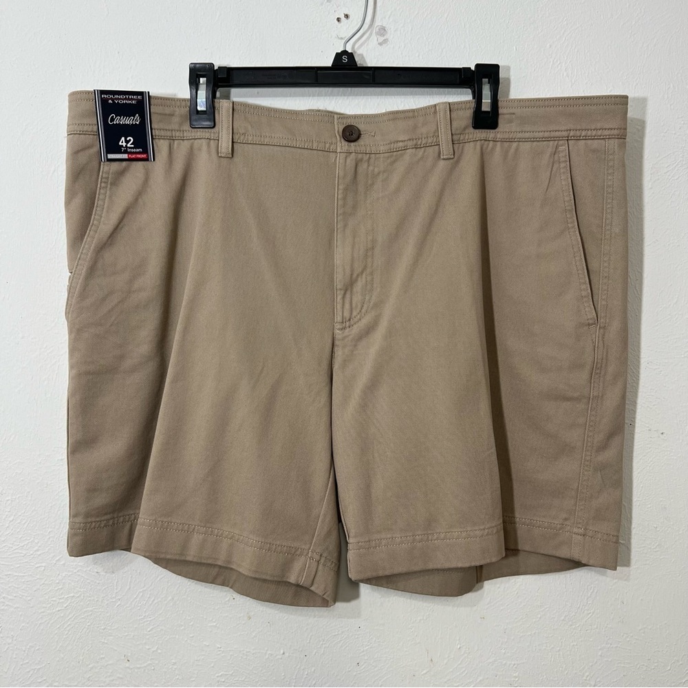 Roundtree & Yorke Men’s Shorts Khaki -Casual Shorts Sz 42 NEW